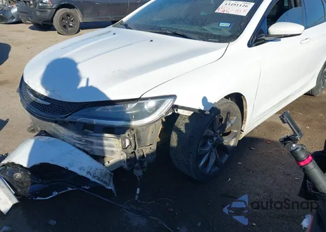 2015 Chrysler 200 S z USA, uszkodzony, nr VIN 1C3CCCBG7FN581142